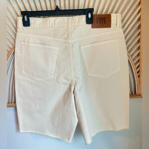 Frye Men’s Cream Jean Shorts Relaxed Fit Classic Cut-Off Style Size 32